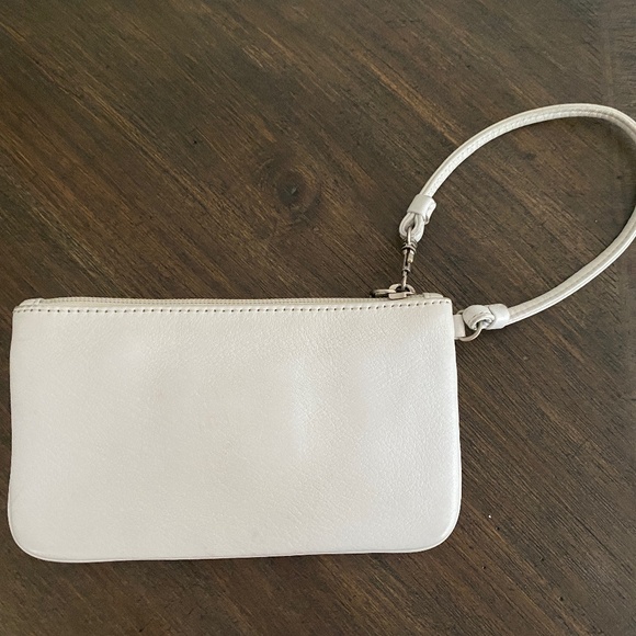 White leather wristlet clutch - Picture 3 of 5